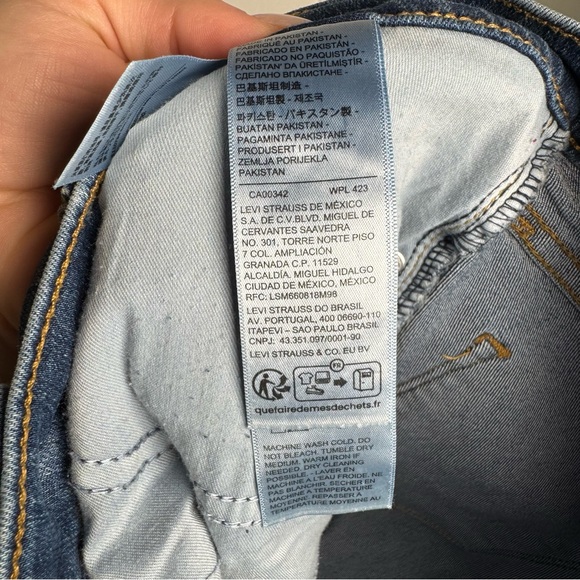 Levi's 318 Shaping Wide Leg Denim Jeans in Clever Girl 29x32 - Picture 13 of 15